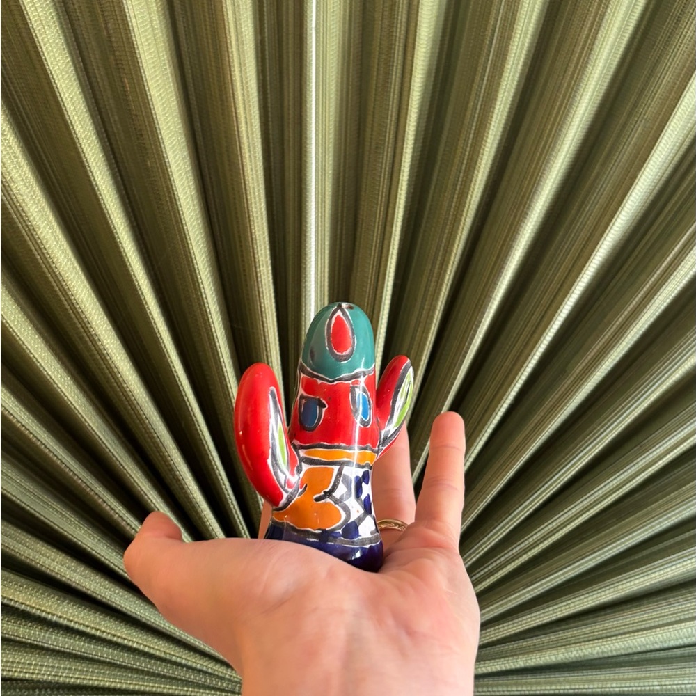 Mexican Talavera Salt & Pepper Shakers - Picture 3 of 7